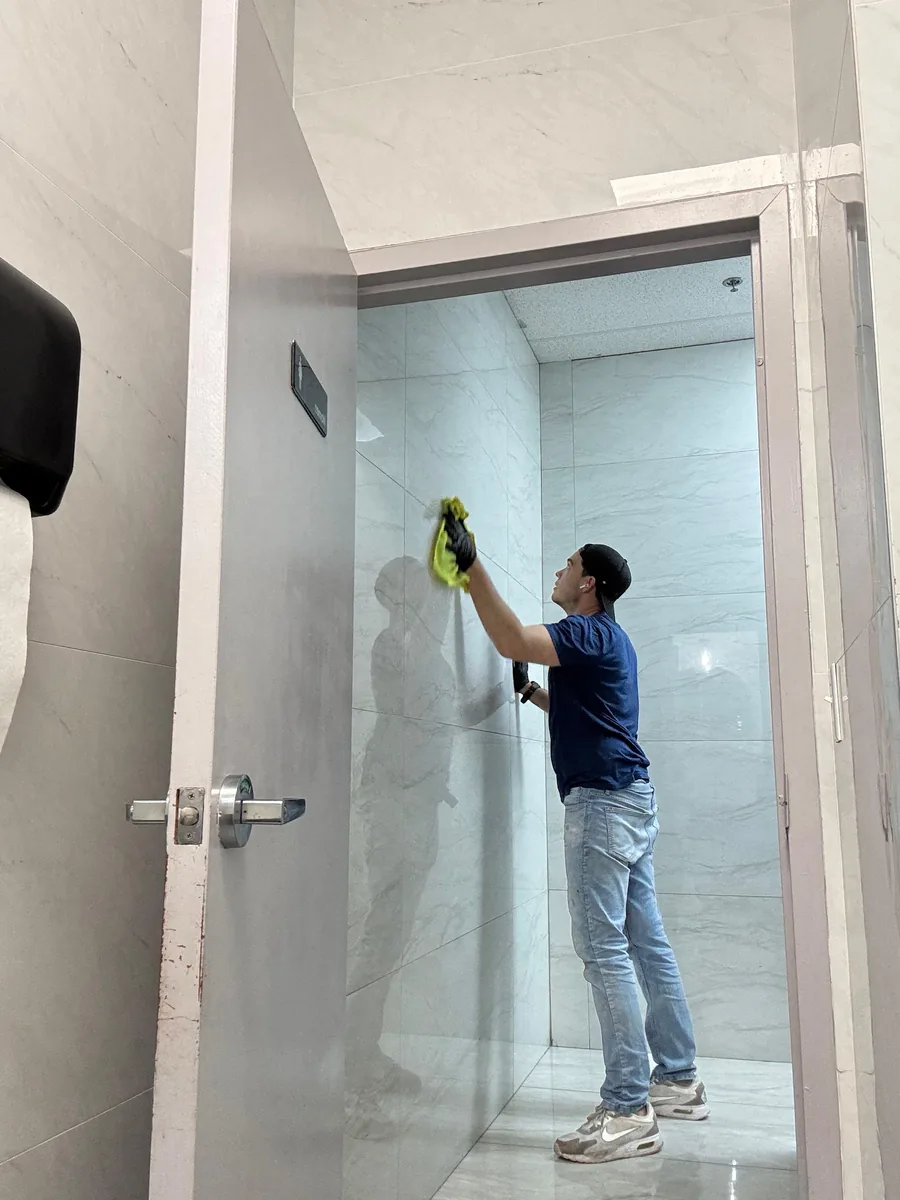 Interior glass cleaning